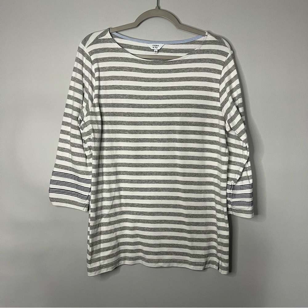 Women’s Crown & Ivy gray striped quarter sleeve blouse size large L